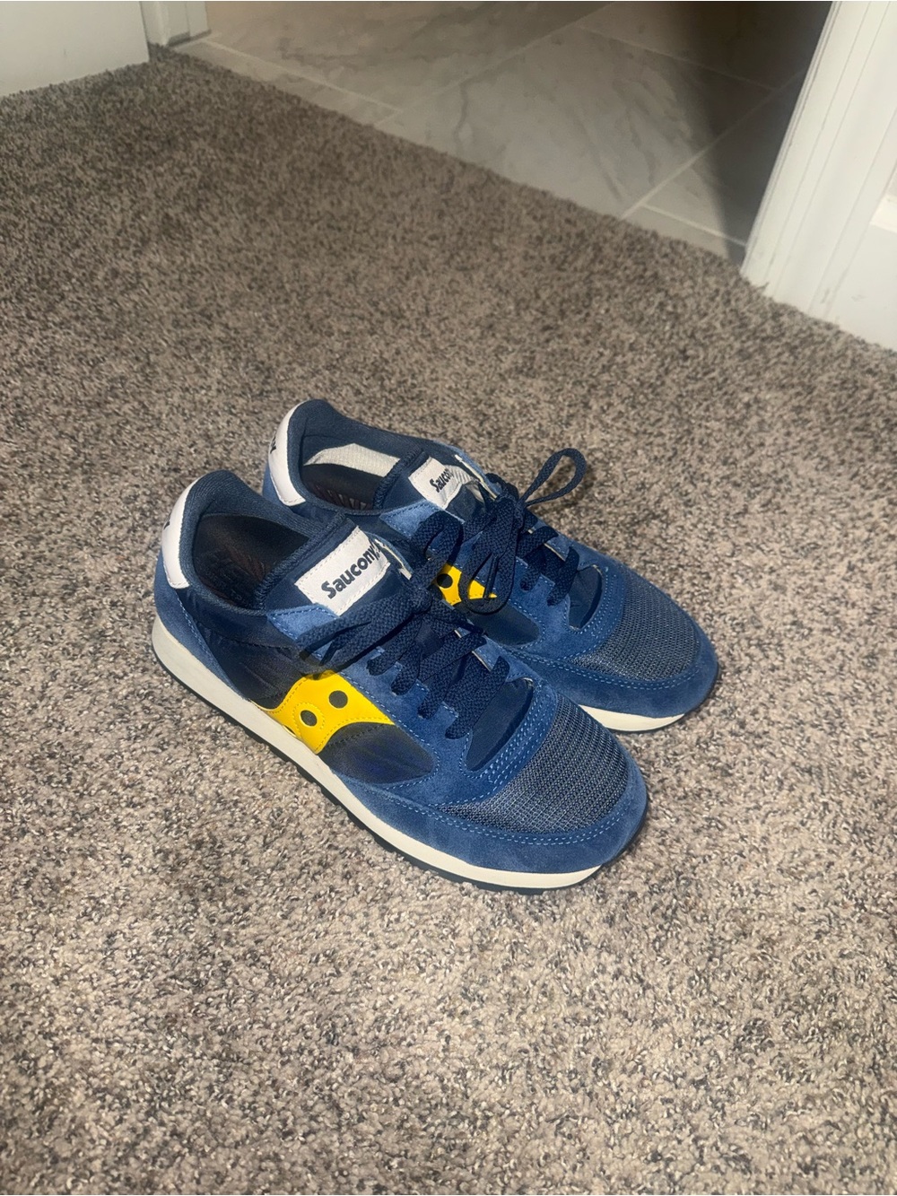 Saucony Men’s Navy and Yellow Classic Running Sneakers